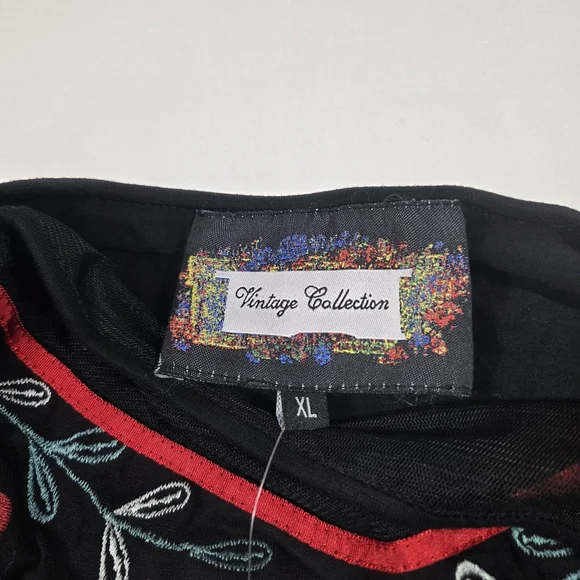 Elegant Black Floral Embroidered Women's Blouse - Picture 4 of 9